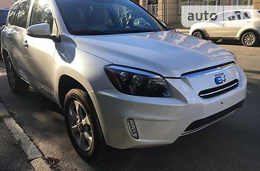 Внедорожник / Кроссовер Toyota RAV4 2014 в Киеве