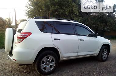 Внедорожник / Кроссовер Toyota RAV4 2012 в Иршаве