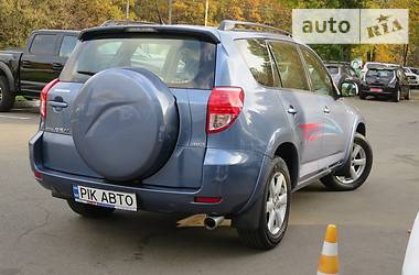 Внедорожник / Кроссовер Toyota RAV4 2006 в Киеве