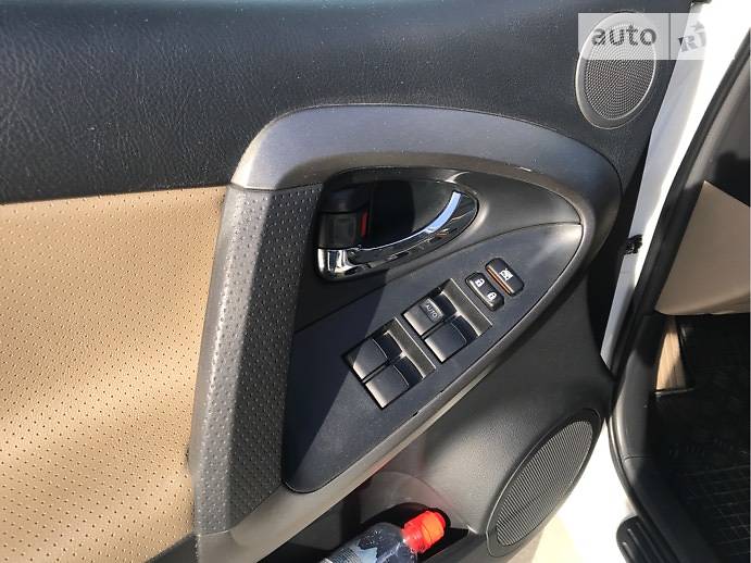 Внедорожник / Кроссовер Toyota RAV4 2013 в Киеве