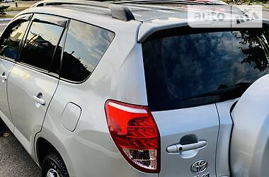 Внедорожник / Кроссовер Toyota RAV4 2007 в Киеве