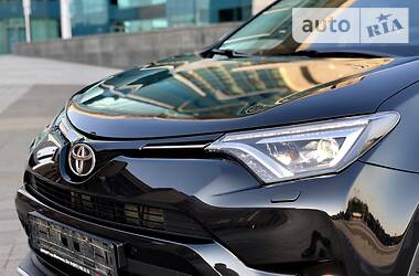 Внедорожник / Кроссовер Toyota RAV4 2016 в Харькове