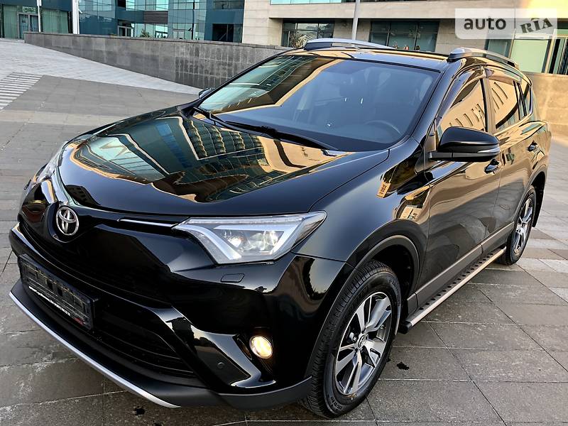 Внедорожник / Кроссовер Toyota RAV4 2016 в Харькове