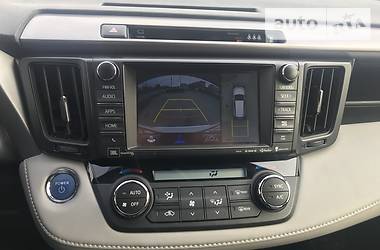 Позашляховик / Кросовер Toyota RAV4 2017 в Дніпрі