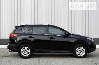 Позашляховик / Кросовер Toyota RAV4 2014 в 