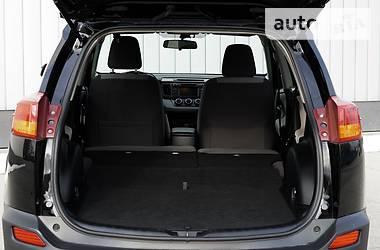 Позашляховик / Кросовер Toyota RAV4 2014 в 