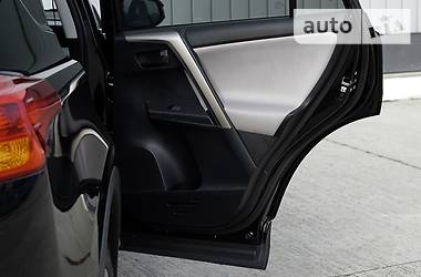 Позашляховик / Кросовер Toyota RAV4 2014 в 