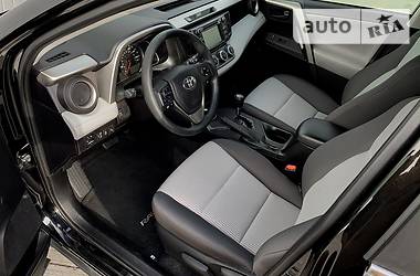 Позашляховик / Кросовер Toyota RAV4 2014 в 