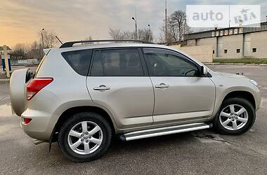 Позашляховик / Кросовер Toyota RAV4 2008 в 