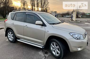 Позашляховик / Кросовер Toyota RAV4 2008 в 