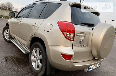 Позашляховик / Кросовер Toyota RAV4 2008 в 