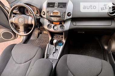 Позашляховик / Кросовер Toyota RAV4 2008 в 