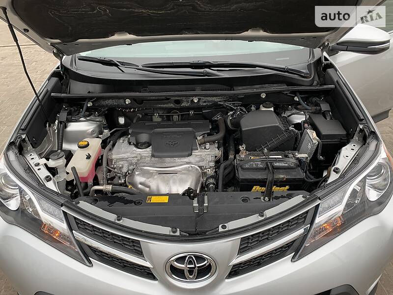 Позашляховик / Кросовер Toyota RAV4 2015 в Харкові