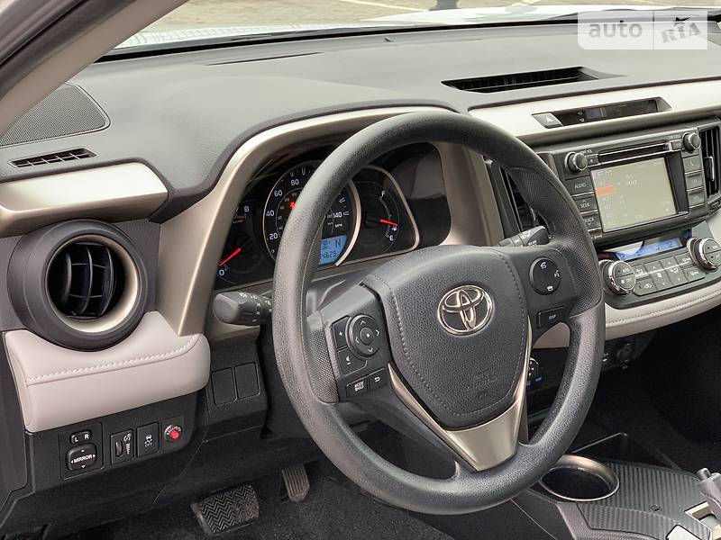 Позашляховик / Кросовер Toyota RAV4 2015 в Харкові