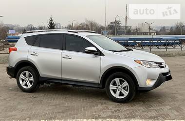 Позашляховик / Кросовер Toyota RAV4 2015 в 