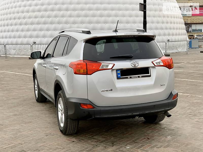 Позашляховик / Кросовер Toyota RAV4 2015 в Харкові