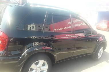 Позашляховик / Кросовер Toyota RAV4 2004 в 