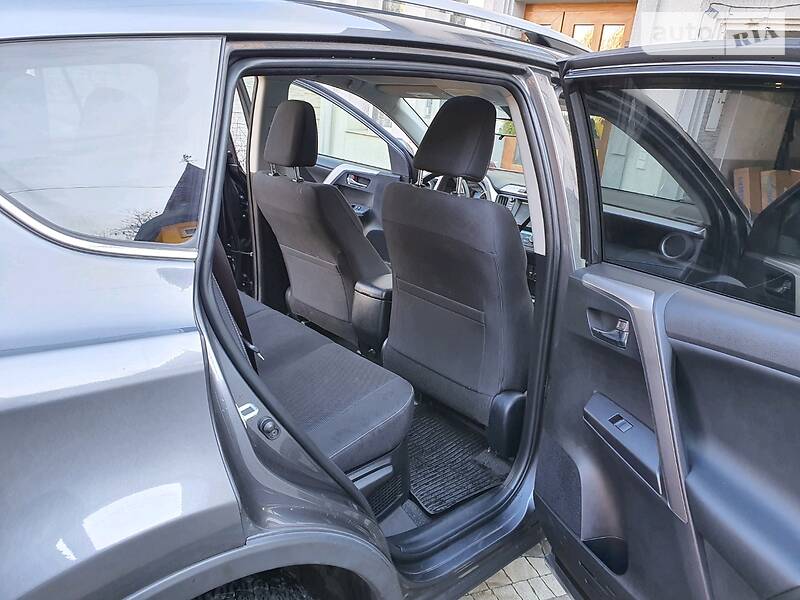 Внедорожник / Кроссовер Toyota RAV4 2017 в Черновцах фото 4 Внедорожник / Кроссовер Toyota RAV4 2017 в Черновцах