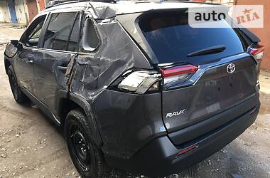 Позашляховик / Кросовер Toyota RAV4 2019 в Дніпрі