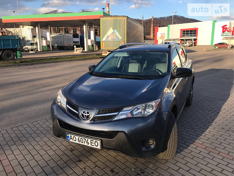 Позашляховик / Кросовер Toyota RAV4 2013 в 