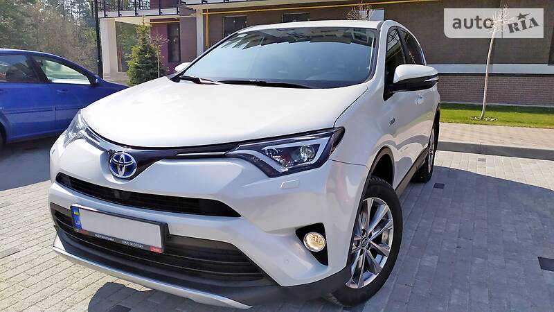 Позашляховик / Кросовер Toyota RAV4 2016 в Києві фото 2 Позашляховик / Кросовер Toyota RAV4 2016 в Києві