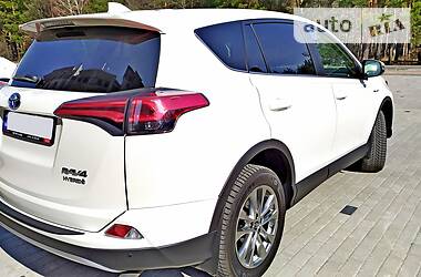 Позашляховик / Кросовер Toyota RAV4 2016 в 