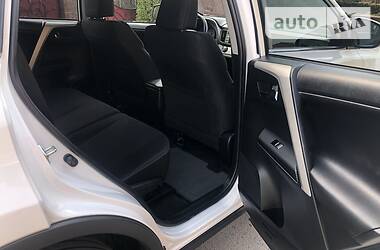 Позашляховик / Кросовер Toyota RAV4 2014 в 