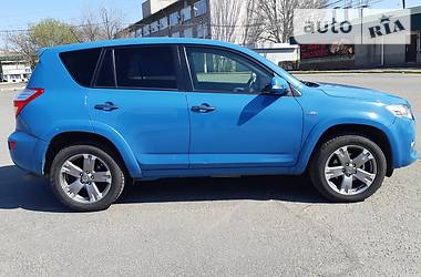 Внедорожник / Кроссовер Toyota RAV4 2010 в 