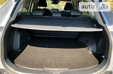 Позашляховик / Кросовер Toyota RAV4 2019 в 
