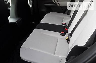 Позашляховик / Кросовер Toyota RAV4 2016 в 