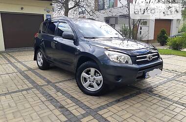 Внедорожник / Кроссовер Toyota RAV4 2006 в Киеве