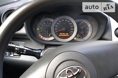 Внедорожник / Кроссовер Toyota RAV4 2006 в Киеве