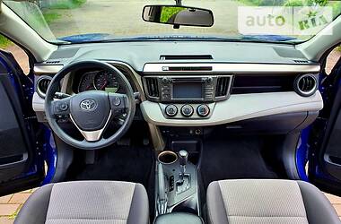 Позашляховик / Кросовер Toyota RAV4 2015 в 