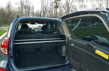 Позашляховик / Кросовер Toyota RAV4 2008 в 