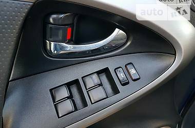 Позашляховик / Кросовер Toyota RAV4 2008 в 