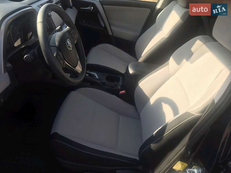 Позашляховик / Кросовер Toyota RAV4 2016 в Одесі