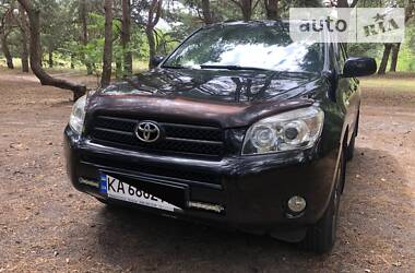 Внедорожник / Кроссовер Toyota RAV4 2006 в 