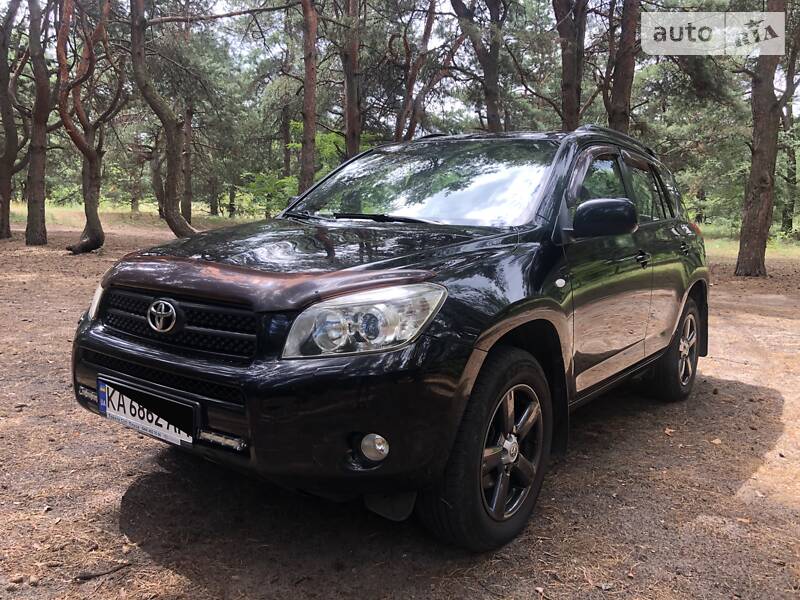 Внедорожник / Кроссовер Toyota RAV4 2006 в 