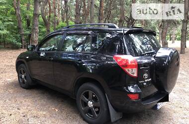 Внедорожник / Кроссовер Toyota RAV4 2006 в 