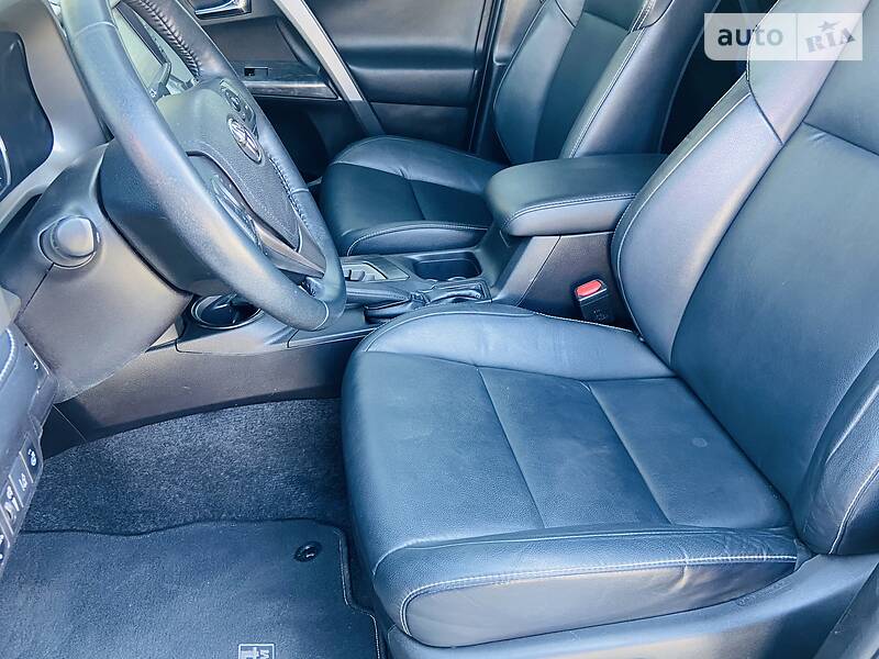 Позашляховик / Кросовер Toyota RAV4 2016 в Одесі