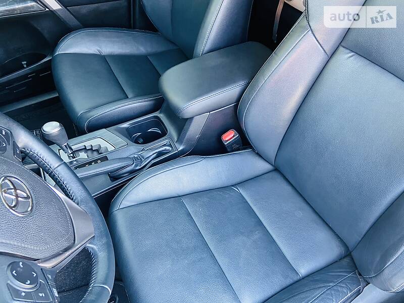 Позашляховик / Кросовер Toyota RAV4 2016 в Одесі