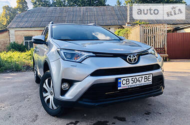 Позашляховик / Кросовер Toyota RAV4 2017 в 
