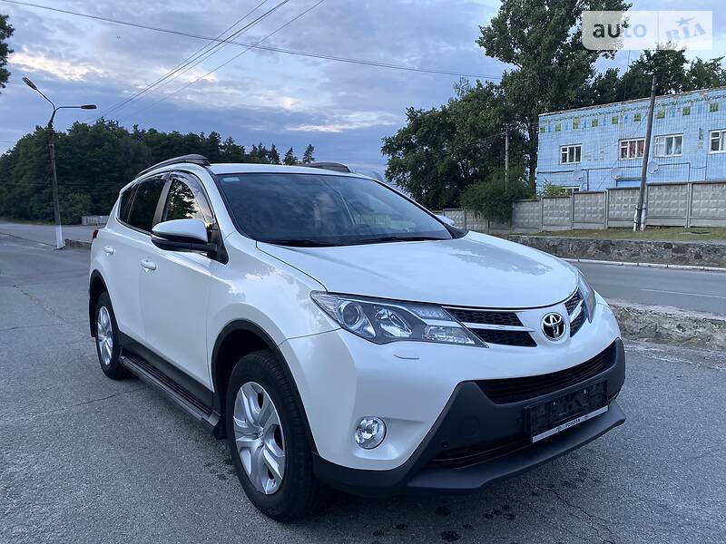Позашляховик / Кросовер Toyota RAV4 2014 в Малині