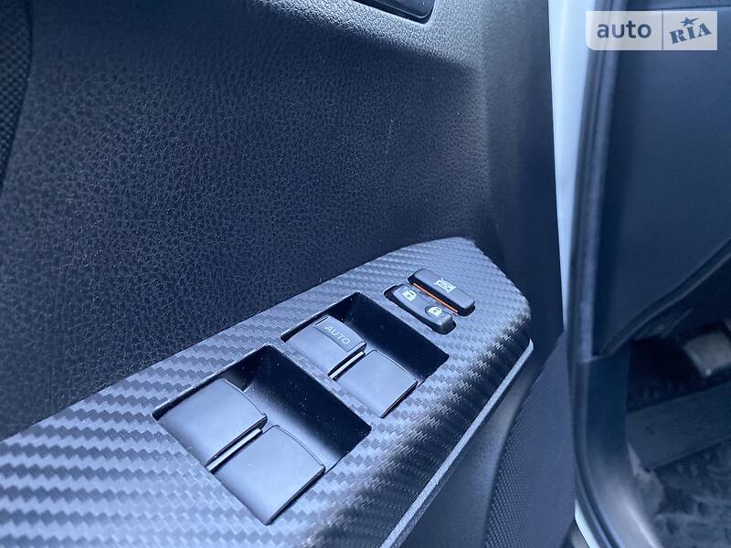 Позашляховик / Кросовер Toyota RAV4 2014 в Малині