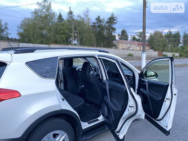 Позашляховик / Кросовер Toyota RAV4 2014 в Малині