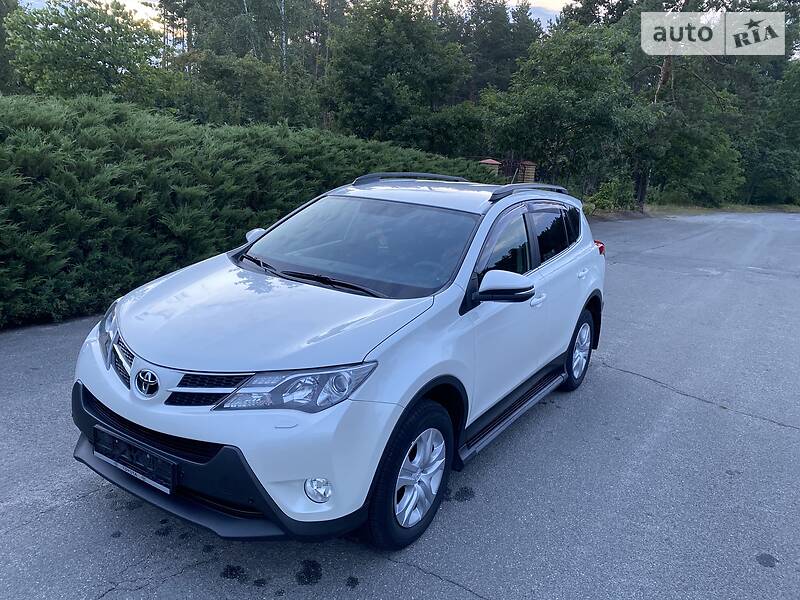 Позашляховик / Кросовер Toyota RAV4 2014 в Малині
