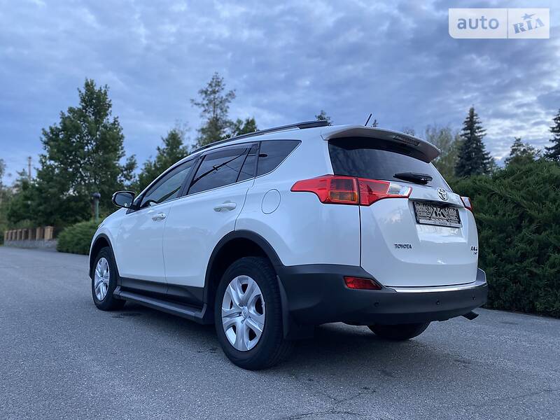 Позашляховик / Кросовер Toyota RAV4 2014 в Малині