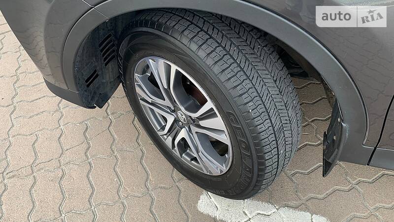 Універсал Toyota RAV4 2014 в Києві