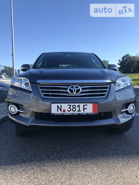 Позашляховик / Кросовер Toyota RAV4 2010 в Хусті
