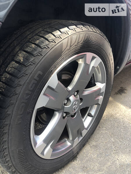 Позашляховик / Кросовер Toyota RAV4 2010 в Хусті